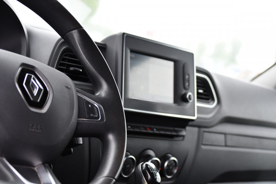 Renault Master T35 2.3 dCi 150 L2H2 Black Edition Cruise, Camera, Carplay, 150pk, Multimedia, LED, NAVI, Trekhaak, Uniek!