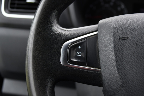 Renault Master T35 2.3 dCi 150 L2H2 Black Edition Cruise, Camera, Carplay, 150pk, Multimedia, LED, NAVI, Trekhaak, Uniek!