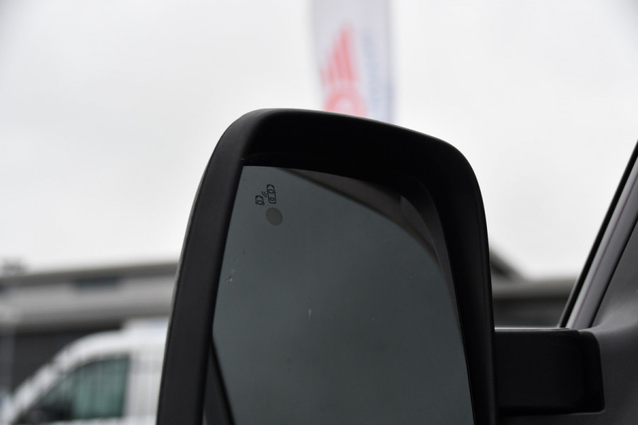 Renault Master T35 2.3 dCi 150 L2H2 Black Edition Cruise, Camera, Carplay, 150pk, Multimedia, LED, NAVI, Trekhaak, Uniek!