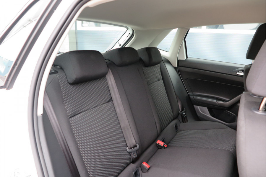 Volkswagen Polo 1.0 TSI 95pk Airco , App connect, Navi via app, Smartphone integratie, DAB+ radio, Stuurwiel multifunctioneel, etc.