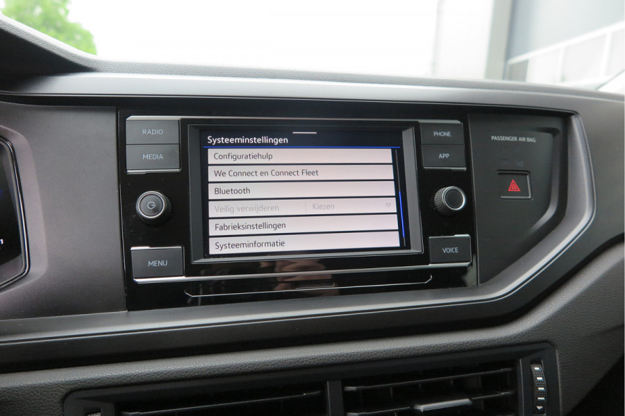 Volkswagen Polo 1.0 TSI 95pk Airco , App connect, Navi via app, Smartphone integratie, DAB+ radio, Stuurwiel multifunctioneel, etc.