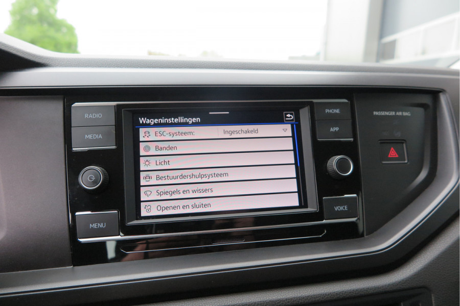 Volkswagen Polo 1.0 TSI 95pk Airco , App connect, Navi via app, Smartphone integratie, DAB+ radio, Stuurwiel multifunctioneel, etc.