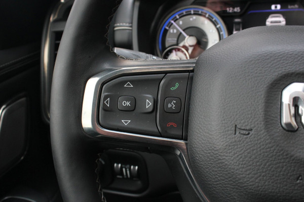Dodge Ram 1500 5.7 V8 4x4 CREW CAB LIMITED 2020 100DKM / PANO-DAK / COMPLETE HISTORY / FULL OPTIONS / LUCHTVERING / GROOT NAVI