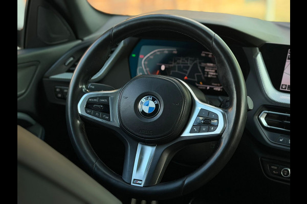 BMW 2 Serie Gran Coupé 218i AUTOMAAT M- Sport pakket, panoramadak,stoelverwarming, adaptief cruise controle, 19 inch