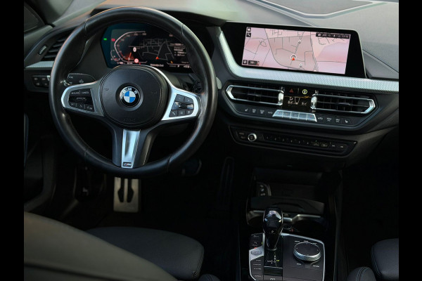 BMW 2 Serie Gran Coupé 218i AUTOMAAT M- Sport pakket, panoramadak,stoelverwarming, adaptief cruise controle, 19 inch