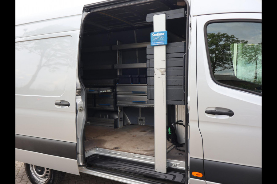 Mercedes-Benz Sprinter 316 2.2 CDI 163 PK AUT. L2H2 + WERKPL. INRICHTING | TREKHAAK 3500 KG! | STANDKACKEL | CARPLAY | CAMERA | STOELVERW. | LED