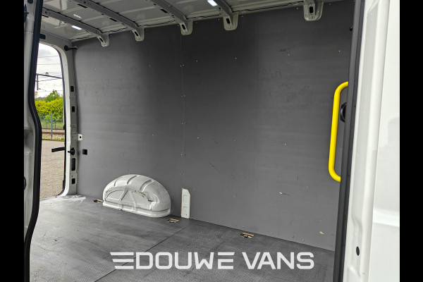 Volkswagen Crafter 35 L3H3 Automaat Camera Sidebars Airco Carplay Geveerde Stoel