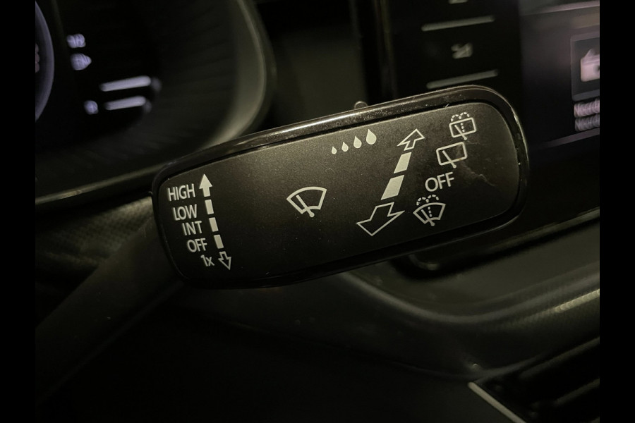 Škoda Kamiq 1.0 TSI Active|TREKHAAK|ACC|ANDROID AUTO|APPLE CARPLAY|CLIMATE CONTROL|DIGITAL COCKPIT|STOELVERWARMING|PDC V+A|LMV|