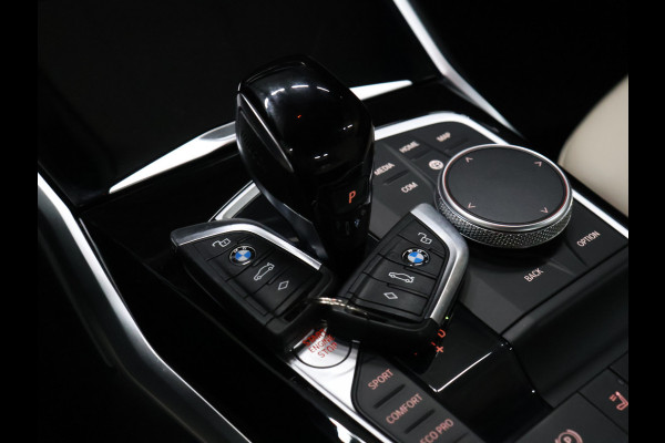 BMW 4 Serie Cabrio 420i High Executive [NEKVERWARMING, CAMERA, APPLE CARPLAY, ANDROID AUTO, MEMORY SEATS, VOL LEDER, M VELG, SPORTSTOELEN, NIEUWSTAAT]