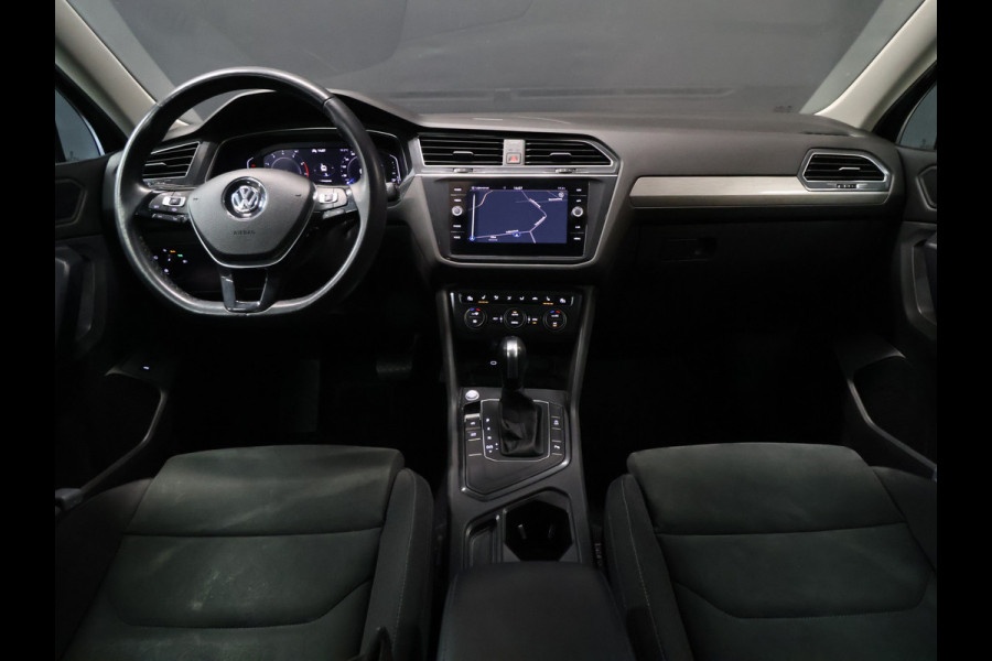 Volkswagen Tiguan Allspace 1.5 TSI Comfortline Business [SCHUIFDAK, APPLE CARPLAY, ANDROID AUTO, VIRTUAL COCKPIT, MASSAGE STOEL, VELOURS BEKLEDING, STOELVERWARMING, PARKEERSENSOR VOOR+ACHTER, NIEUWSTAAT]