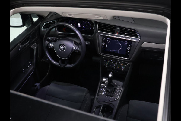 Volkswagen Tiguan Allspace 1.5 TSI Comfortline Business [SCHUIFDAK, APPLE CARPLAY, ANDROID AUTO, VIRTUAL COCKPIT, MASSAGE STOEL, VELOURS BEKLEDING, STOELVERWARMING, PARKEERSENSOR VOOR+ACHTER, NIEUWSTAAT]