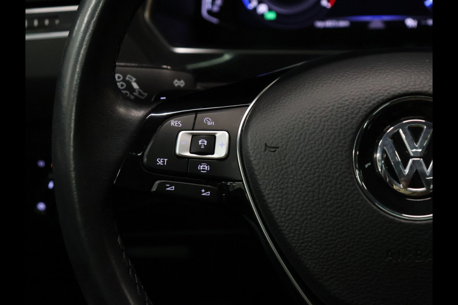 Volkswagen Tiguan Allspace 1.5 TSI Comfortline Business [SCHUIFDAK, APPLE CARPLAY, ANDROID AUTO, VIRTUAL COCKPIT, MASSAGE STOEL, VELOURS BEKLEDING, STOELVERWARMING, PARKEERSENSOR VOOR+ACHTER, NIEUWSTAAT]