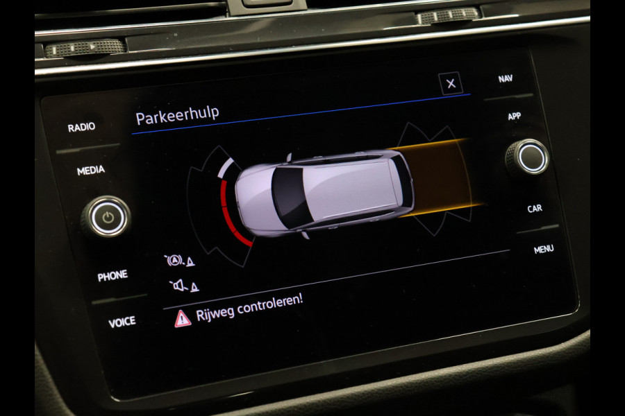 Volkswagen Tiguan Allspace 1.5 TSI Comfortline Business [SCHUIFDAK, APPLE CARPLAY, ANDROID AUTO, VIRTUAL COCKPIT, MASSAGE STOEL, VELOURS BEKLEDING, STOELVERWARMING, PARKEERSENSOR VOOR+ACHTER, NIEUWSTAAT]