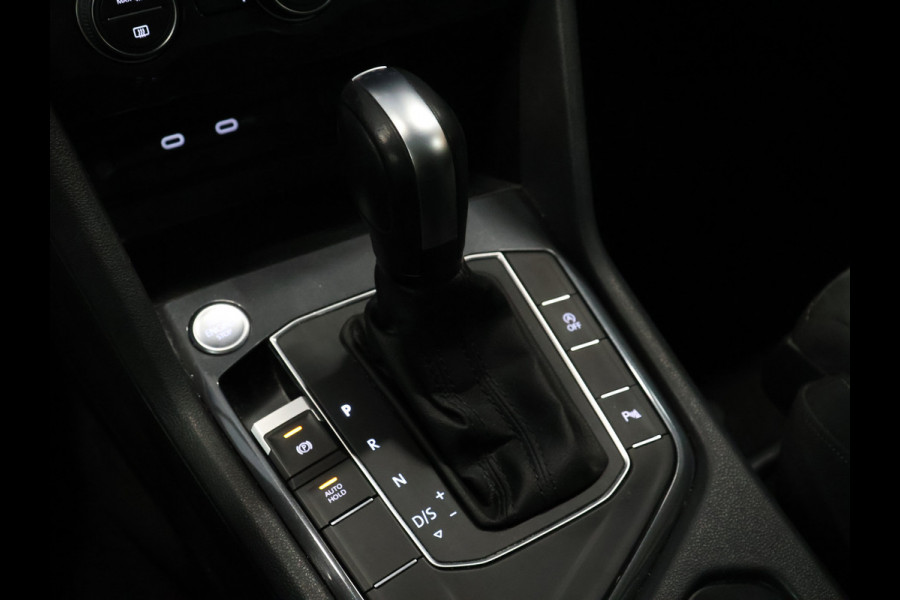 Volkswagen Tiguan Allspace 1.5 TSI Comfortline Business [SCHUIFDAK, APPLE CARPLAY, ANDROID AUTO, VIRTUAL COCKPIT, MASSAGE STOEL, VELOURS BEKLEDING, STOELVERWARMING, PARKEERSENSOR VOOR+ACHTER, NIEUWSTAAT]