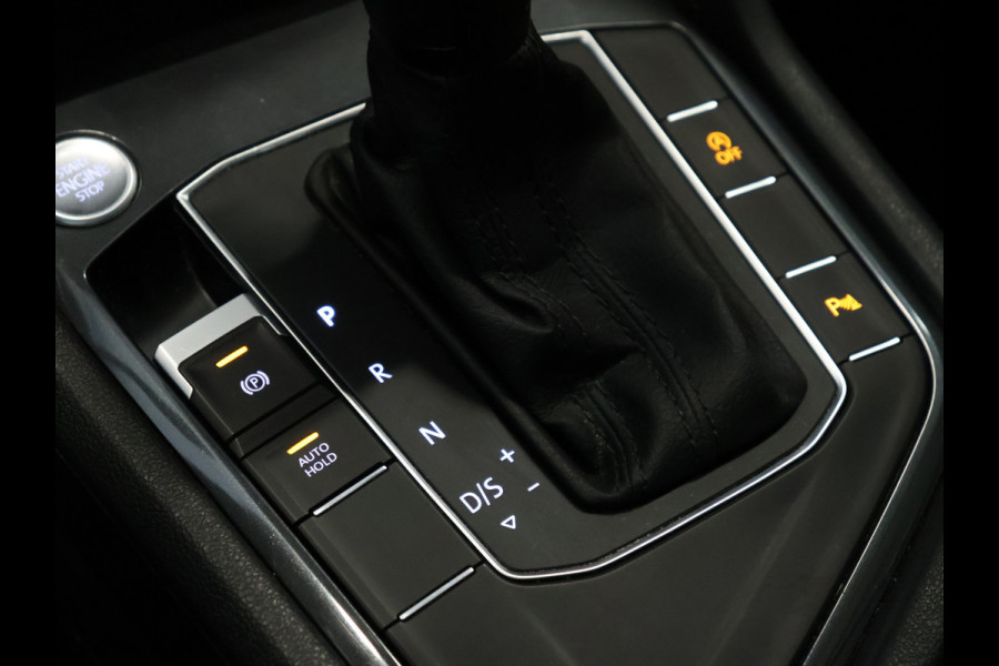 Volkswagen Tiguan Allspace 1.5 TSI Comfortline Business [SCHUIFDAK, APPLE CARPLAY, ANDROID AUTO, VIRTUAL COCKPIT, MASSAGE STOEL, VELOURS BEKLEDING, STOELVERWARMING, PARKEERSENSOR VOOR+ACHTER, NIEUWSTAAT]