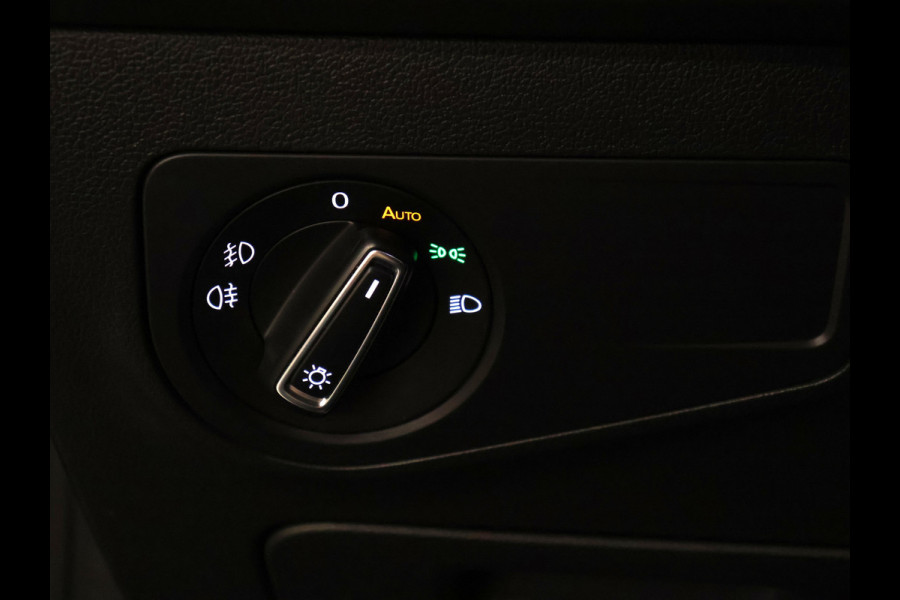 Volkswagen Tiguan Allspace 1.5 TSI Comfortline Business [SCHUIFDAK, APPLE CARPLAY, ANDROID AUTO, VIRTUAL COCKPIT, MASSAGE STOEL, VELOURS BEKLEDING, STOELVERWARMING, PARKEERSENSOR VOOR+ACHTER, NIEUWSTAAT]