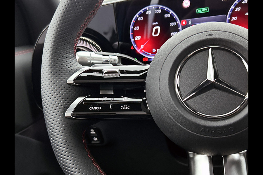 Mercedes-Benz Glb 250+ Business Solution AMG 7p. 85.5 kWh | Premium Plus pakket | Winterpakket | Nightpakket | GUARD 360° | Trekhaak | Vast panoramadak | Burmester® 3D surround sound |