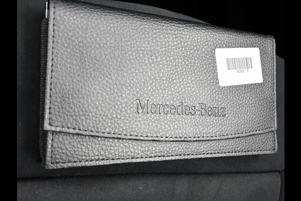 Mercedes-Benz Glb 250+ Business Solution AMG 7p. 85.5 kWh | Premium Plus pakket | Winterpakket | Nightpakket | GUARD 360° | Trekhaak | Vast panoramadak | Burmester® 3D surround sound |