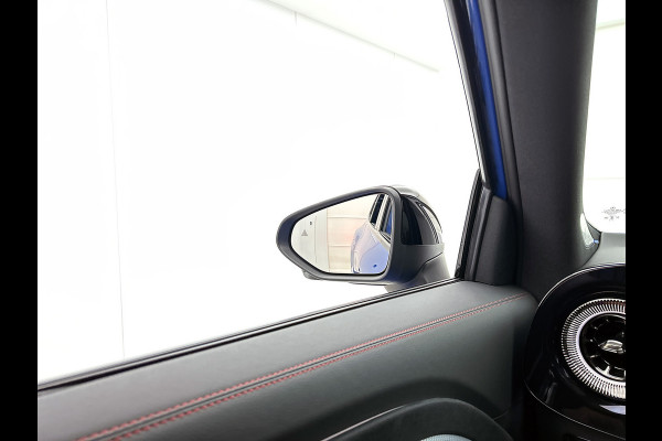 Mercedes-Benz Glb 250+ Business Solution AMG 7p. 85.5 kWh | Premium Plus pakket | Winterpakket | Nightpakket | GUARD 360° | Trekhaak | Vast panoramadak | Burmester® 3D surround sound |
