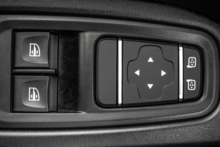 Renault Trafic Blue dCi 150PK | L2H1 | 9-Zits | IN BPM/BTW | LED | Canera | Navi | Zijschuifdeur R+L | Cruise | Airco | PDC | Euro 6