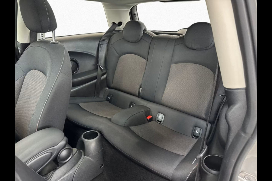 MINI Cooper 1.5 Aut. ** LED, NAVI, PANORAMA, H&K Sound, HuD, CRUISE, KEYLESS ** 1e EIG - UNFALLFREI ** ** INFORMEER OOK NAAR ONZE AANTREKKELIJKE FINANCIAL-LEASE TARIEVEN **