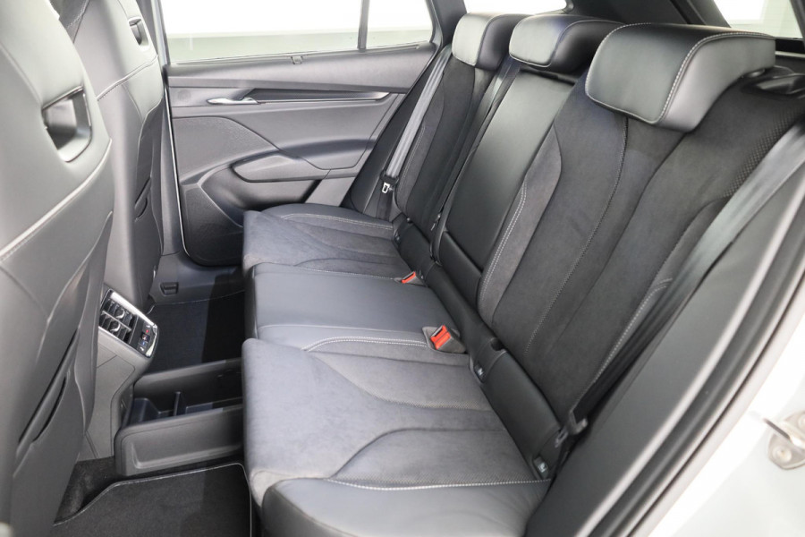 Škoda Enyaq 60 Sportline 180pk | Panoramadak | 21 inch Lichtmetalen velgen | Matrix led verlichting