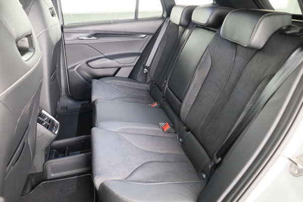 Škoda Enyaq 60 Sportline 180pk | Panoramadak | 21 inch Lichtmetalen velgen | Matrix led verlichting