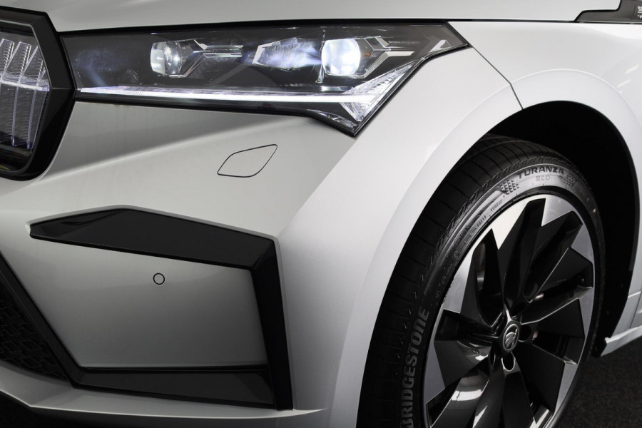 Škoda Enyaq 60 Sportline 180pk | Panoramadak | 21 inch Lichtmetalen velgen | Matrix led verlichting