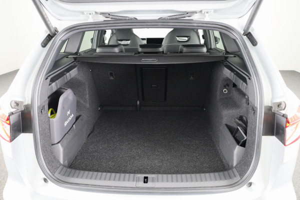 Škoda Enyaq 60 Sportline 180pk | Panoramadak | 21 inch Lichtmetalen velgen | Matrix led verlichting