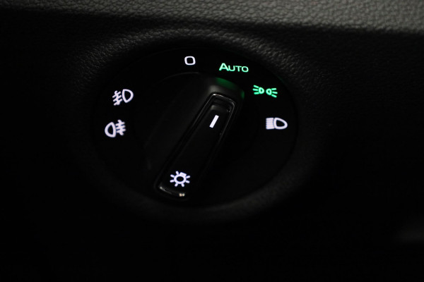 Škoda Kamiq 1.0 TSI Monte Carlo 115 pk | Verlengde garantie | Navigatie via App | Panoramadak | Parkeersensoren | Achteruitrijcamera | Adaptieve cruise controle