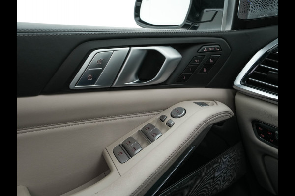 BMW X7 xDrive40i High Executive [ 7-Pers. ] *PANO | LEATHER | LASER-LIGHT | HEAD-UP | ADAPTIVE-CRUISE | BLINDSPOT | SOFT-CLOSE | BOWERS&WILKINS | MEMORY-PACK | DIGI-COCKPIT | KEYLESS | DAB+ | TOPVIEW | HEATED-COMFORTSEATS | 20''ALU*