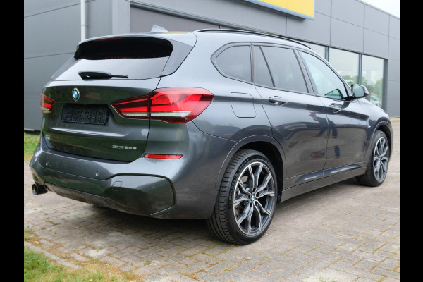 BMW X1 xDrive25e M-sport | PHEV | M pakket | Keyless entry | Camera | Elektrische stoelen met geheugen | Head up Display