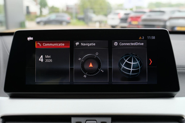 BMW X1 xDrive25e M-sport | PHEV | M pakket | Keyless entry | Camera | Elektrische stoelen met geheugen | Head up Display
