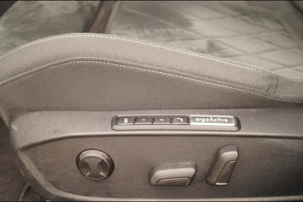 Volkswagen Golf 1.5 TSI 130pk Life Business -LED-NAVI-ECC-PDC-CAM-
