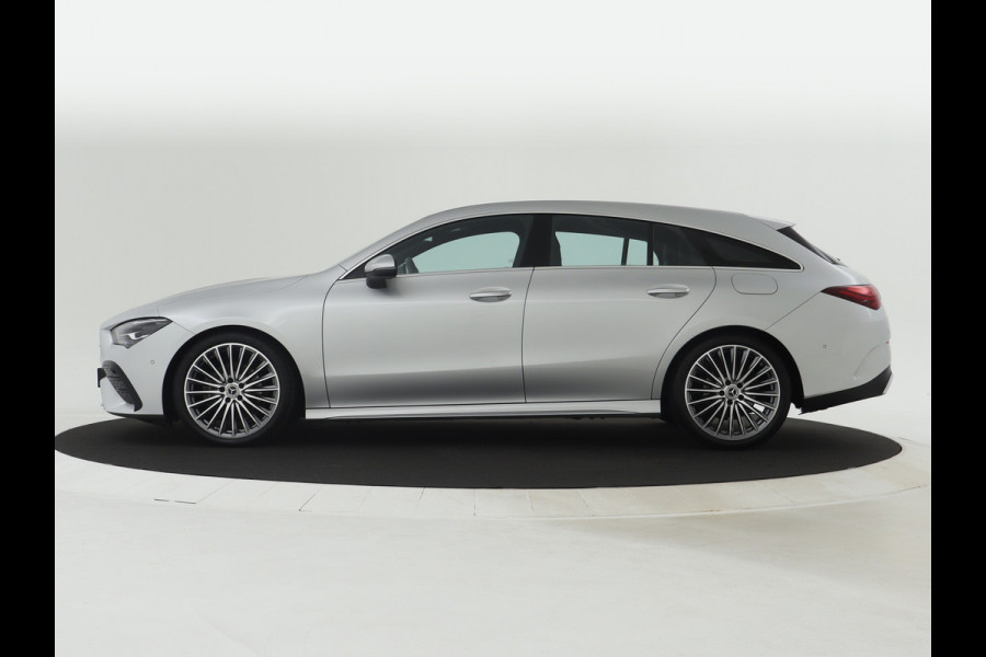 Mercedes-Benz CLA-Klasse shooting brake Shooting Brake 180 AMG Sportpakket | Keyless Go | Sfeerverlichting | Car Play | Stoelverwarming | Parkeerpakket met Camera | Inclusief 24 maanden Mercedes-Benz Certified garantie voor Europa.