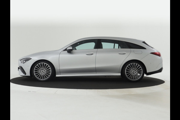 Mercedes-Benz CLA-Klasse shooting brake Shooting Brake 180 AMG Sportpakket | Keyless Go | Sfeerverlichting | Car Play | Stoelverwarming | Parkeerpakket met Camera | Inclusief 24 maanden Mercedes-Benz Certified garantie voor Europa.