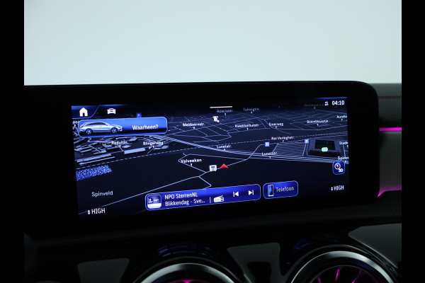 Mercedes-Benz CLA-Klasse shooting brake Shooting Brake 180 AMG Sportpakket | Keyless Go | Sfeerverlichting | Car Play | Stoelverwarming | Parkeerpakket met Camera | Inclusief 24 maanden Mercedes-Benz Certified garantie voor Europa.