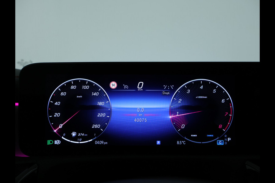 Mercedes-Benz CLA-Klasse shooting brake Shooting Brake 180 AMG Sportpakket | Keyless Go | Sfeerverlichting | Car Play | Stoelverwarming | Parkeerpakket met Camera | Inclusief 24 maanden Mercedes-Benz Certified garantie voor Europa.