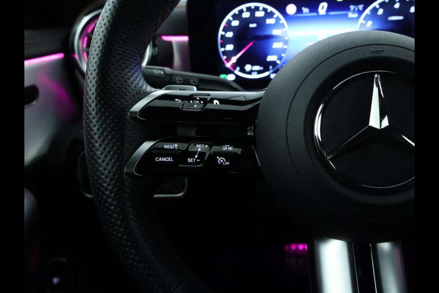 Mercedes-Benz CLA-Klasse shooting brake Shooting Brake 180 AMG Sportpakket | Keyless Go | Sfeerverlichting | Car Play | Stoelverwarming | Parkeerpakket met Camera | Inclusief 24 maanden Mercedes-Benz Certified garantie voor Europa.