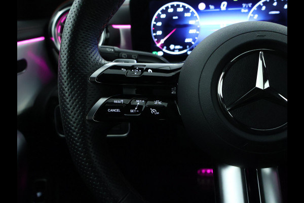 Mercedes-Benz CLA-Klasse shooting brake Shooting Brake 180 AMG Sportpakket | Keyless Go | Sfeerverlichting | Car Play | Stoelverwarming | Parkeerpakket met Camera | Inclusief 24 maanden Mercedes-Benz Certified garantie voor Europa.