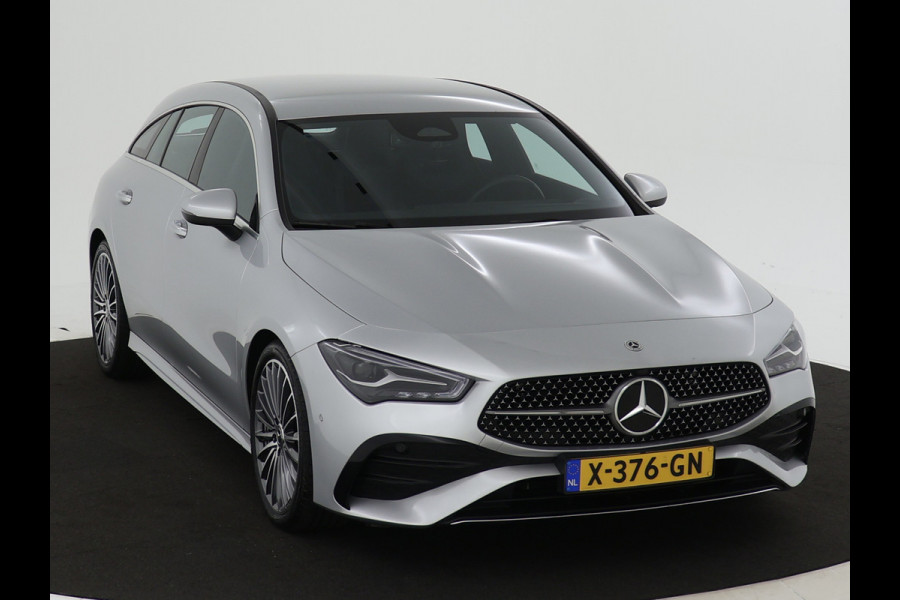 Mercedes-Benz CLA-Klasse shooting brake Shooting Brake 180 AMG Sportpakket | Keyless Go | Sfeerverlichting | Car Play | Stoelverwarming | Parkeerpakket met Camera | Inclusief 24 maanden Mercedes-Benz Certified garantie voor Europa.