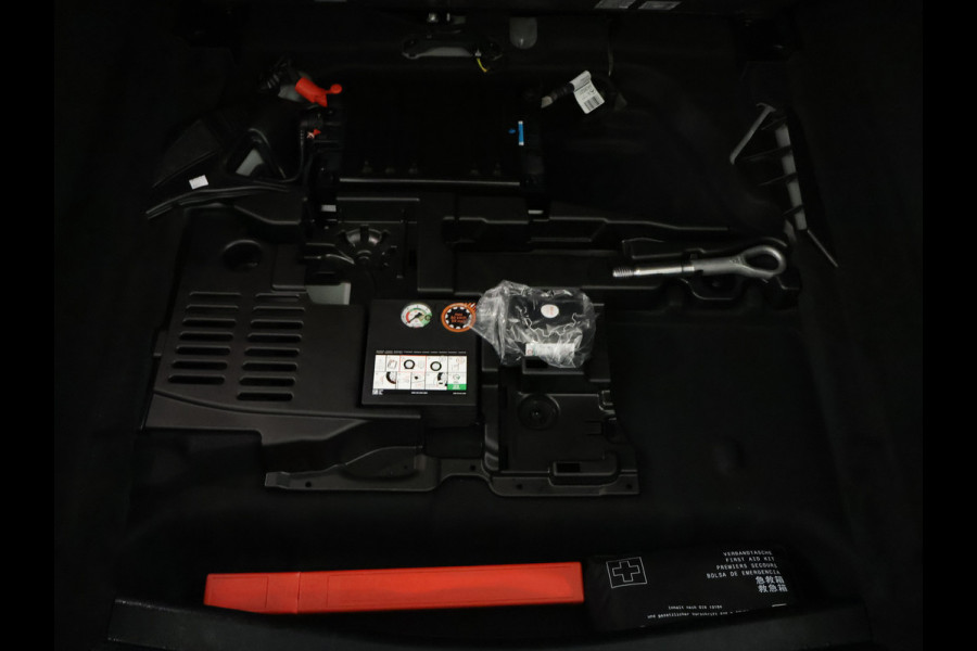 Mercedes-Benz CLA-Klasse shooting brake Shooting Brake 180 AMG Sportpakket | Keyless Go | Sfeerverlichting | Car Play | Stoelverwarming | Parkeerpakket met Camera | Inclusief 24 maanden Mercedes-Benz Certified garantie voor Europa.