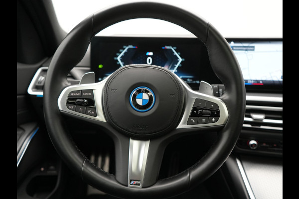 BMW 3 Serie Touring 330e M Sport FACELIFT PHEV 293pk Dealer O.H. | Trekhaak Af Fabriek | Panodak | Head Up | Camera | Dravitgrau | Lederen Sportstoelen Verwarmd | Sfeerverlichting | Apple Carplay | Keyless | Blis | Cruise Control | Navigatie | DAB | Plug In Hybrid |