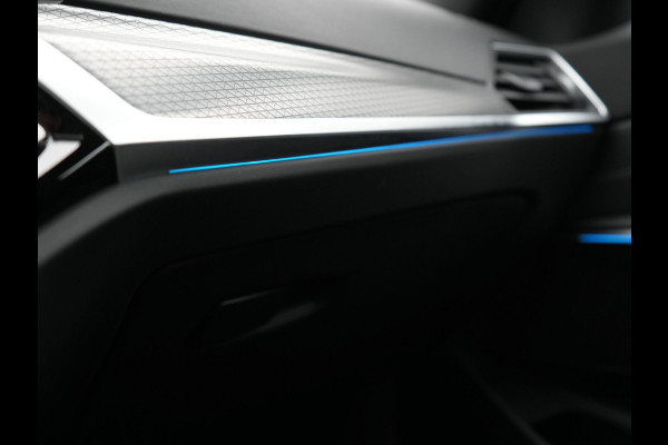 BMW 3 Serie Touring 330e M Sport FACELIFT PHEV 293pk Dealer O.H. | Trekhaak Af Fabriek | Panodak | Head Up | Camera | Dravitgrau | Lederen Sportstoelen Verwarmd | Sfeerverlichting | Apple Carplay | Keyless | Blis | Cruise Control | Navigatie | DAB | Plug In Hybrid |