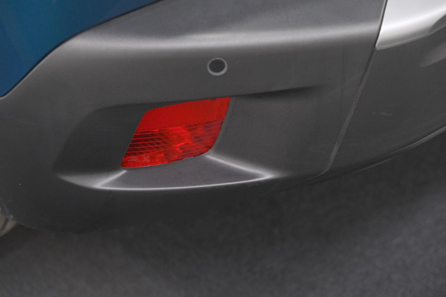 Peugeot e-2008 EV Allure 54 kWh | 11 KW Lader | Apple Carplay | Parkeersensoren