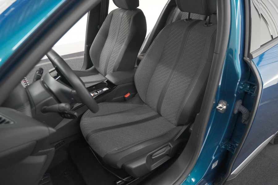 Peugeot e-2008 EV Allure 54 kWh | 11 KW Lader | Apple Carplay | Parkeersensoren