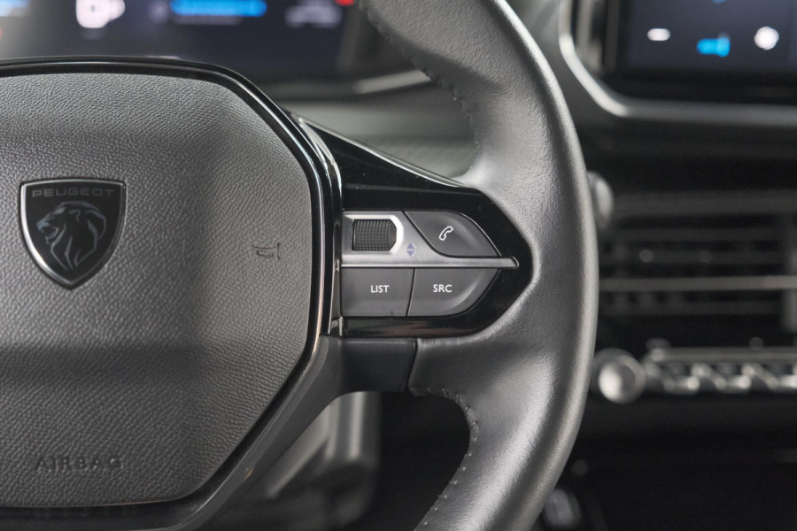 Peugeot e-2008 EV Allure 54 kWh | 11 KW Lader | Apple Carplay | Parkeersensoren