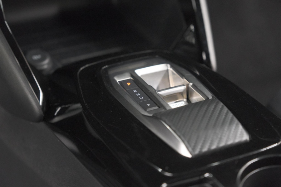 Peugeot e-2008 EV Allure 54 kWh | 11 KW Lader | Apple Carplay | Parkeersensoren