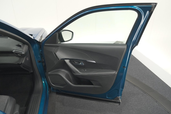 Peugeot e-2008 EV Allure 54 kWh | 11 KW Lader | Apple Carplay | Parkeersensoren