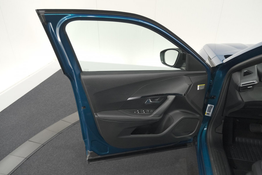 Peugeot e-2008 EV Allure 54 kWh | 11 KW Lader | Apple Carplay | Parkeersensoren